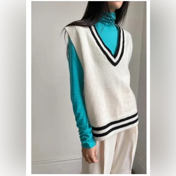 Oak and Fort -Varsity Sweater Vest - Picture 3 of 3